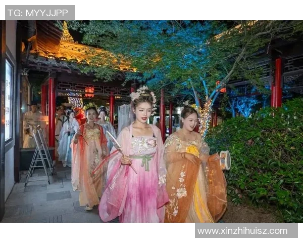 足球明星与汉服的完美结合展现传统魅力与现代风采的女生照片分享 足球明星与汉服的完美结合展现传统魅力与现代风采的女生照片分享